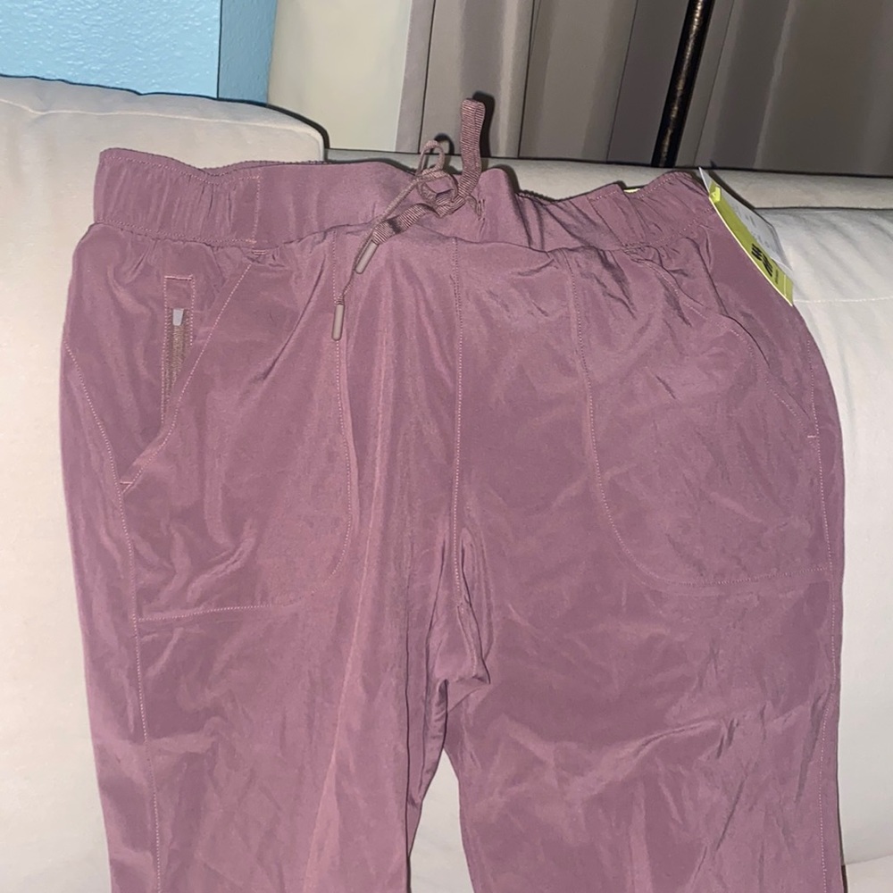Mid rise woven pant
